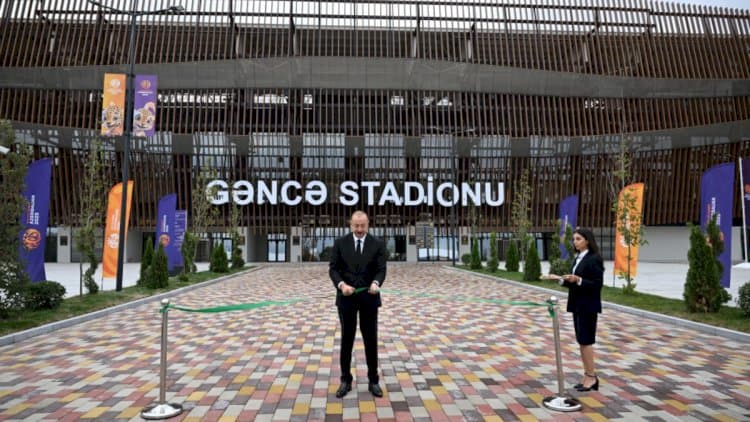 Prezident İlham Əliyev Gəncə şəhər stadionunun açılışında iştirak etdi – Fotolar Prezident İlham Əliyev Gəncə şəhər stadionunun açılışında iştirak etdi – Fotolar