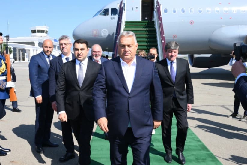 Viktor Orban TDT-nin Zirvə Görüşündə iştirak etmək üçün Qəbələdə səfərdədir Viktor Orban TDT-nin Zirvə Görüşündə iştirak etmək üçün Qəbələdə səfərdədir