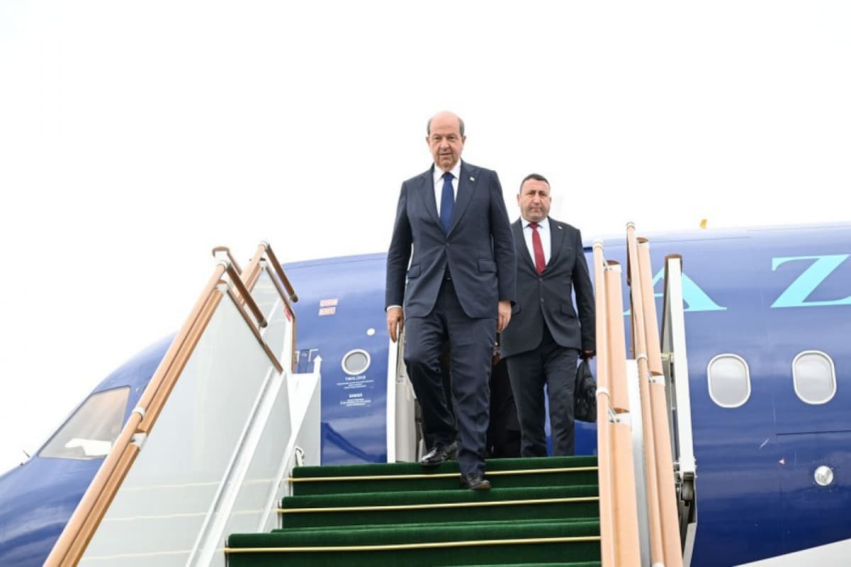 Ersin Tatar Azərbaycana səfərə gəlib Ersin Tatar Azərbaycana səfərə gəlib