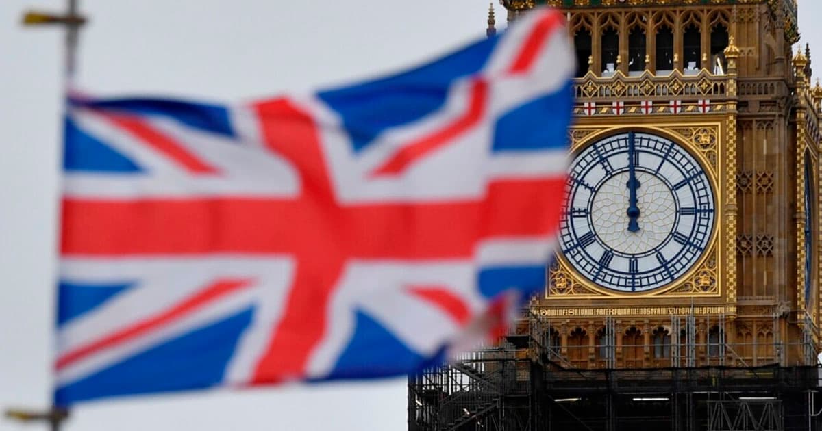 Britaniya Azərbaycan və Ermənistana silah embarqosunu tamamilə aradan qaldırır Britaniya Azərbaycan və Ermənistana silah embarqosunu tamamilə aradan qaldırır