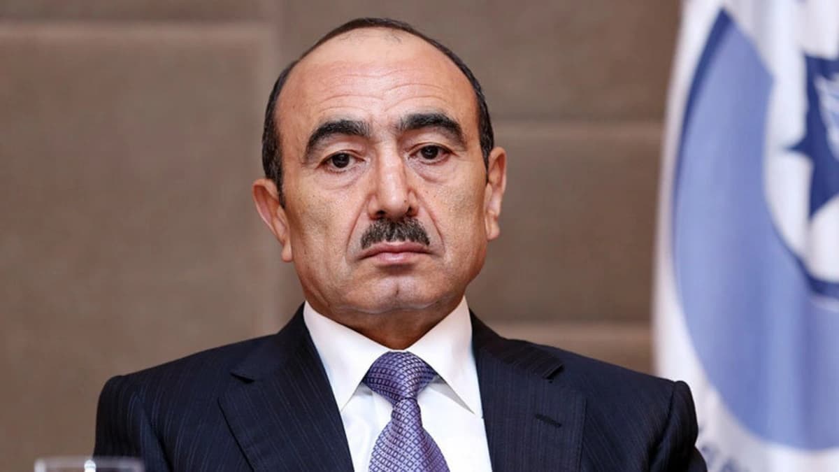 Əli Həsənov: “Ramiz Mehdiyevin mənə nə aidiyyəti var?” Əli Həsənov: “Ramiz Mehdiyevin mənə nə aidiyyəti var?”