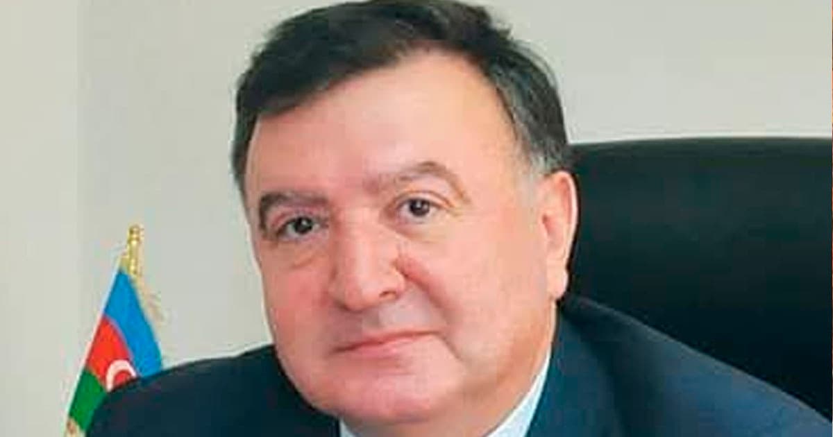 Ramiz Mehdiyevin yüksək vəzifədə işləyən daha bir qohumunun adı açıqlandı – Elmar Məmmədyarov kimi danışır Ramiz Mehdiyevin yüksək vəzifədə işləyən daha bir qohumunun adı açıqlandı – Elmar Məmmədyarov kimi danışır