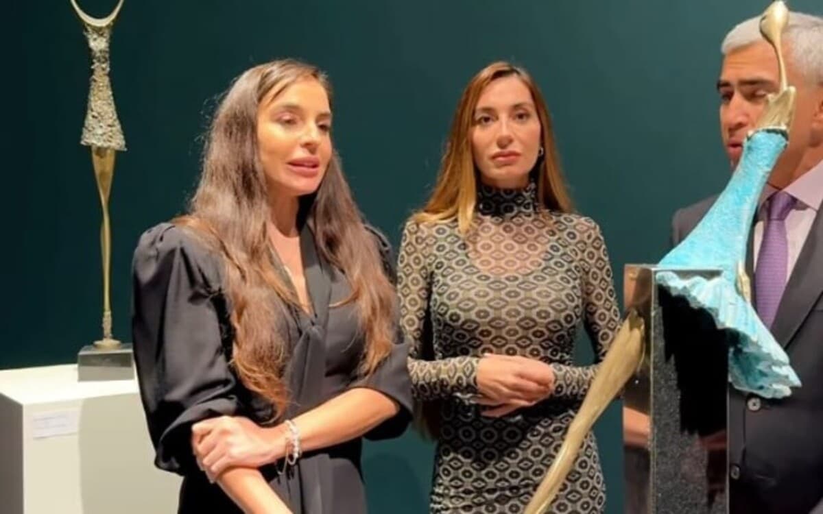 Leyla Əliyeva “Q Gallery Berlin”dən paylaşım etdi – VİDEO Leyla Əliyeva “Q Gallery Berlin”dən paylaşım etdi – VİDEO