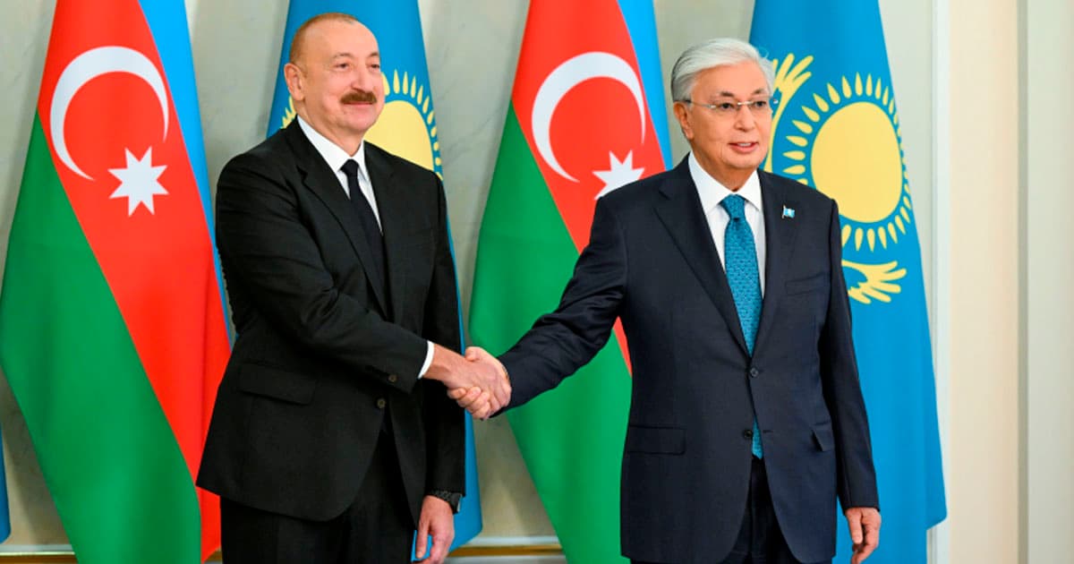 İlham Əliyev Tokayevi təbrik etdi İlham Əliyev Tokayevi təbrik etdi