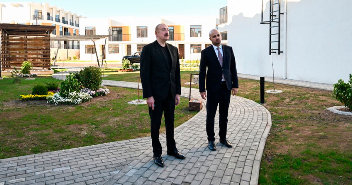 Prezident İlham Əliyev Zəngilan şəhərində 104 mənzilli yaşayış kompleksində görülmüş işlərlə tanış olub – FOTO Prezident İlham Əliyev Zəngilan şəhərində 104 mənzilli yaşayış kompleksində görülmüş işlərlə tanış olub – FOTO