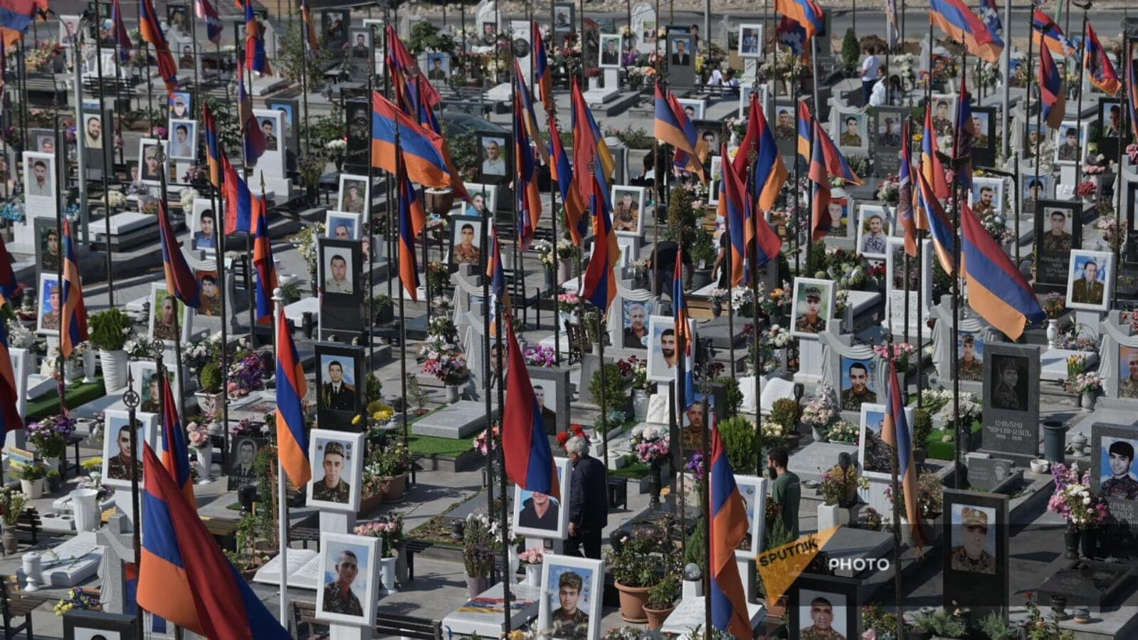 Şəhid fotolarına baxıb “igidlik”ləri ilə öyünənlər arada “Yerablur”u da xatırlayın Şəhid fotolarına baxıb “igidlik”ləri ilə öyünənlər arada “Yerablur”u da xatırlayın