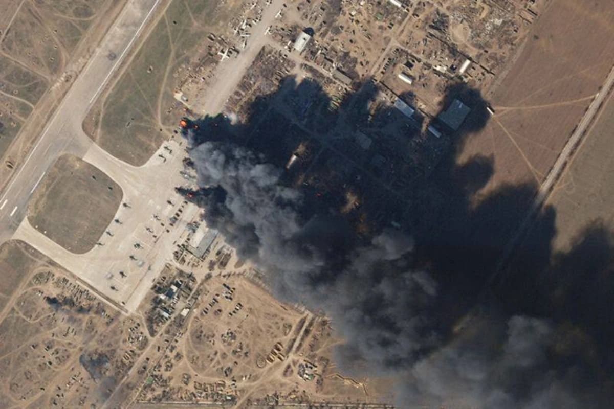Rusiya Ukraynada F-16 qırıcılarının yerləşdiyi aerodroma zərbə endirdi Rusiya Ukraynada F-16 qırıcılarının yerləşdiyi aerodroma zərbə endirdi