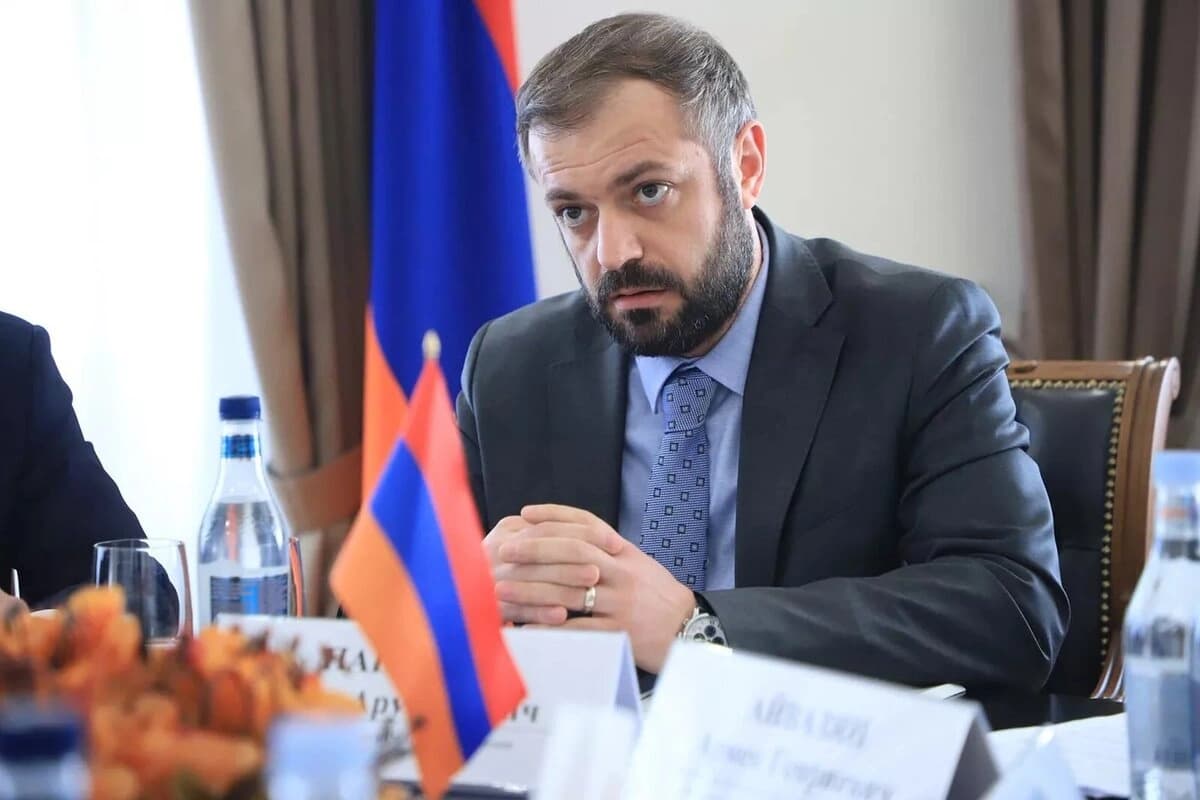 Azərbaycan gətirilən buğda barədə erməni nazir: “Birinci özüm yeyəcəyəm” Azərbaycan gətirilən buğda barədə erməni nazir: “Birinci özüm yeyəcəyəm”