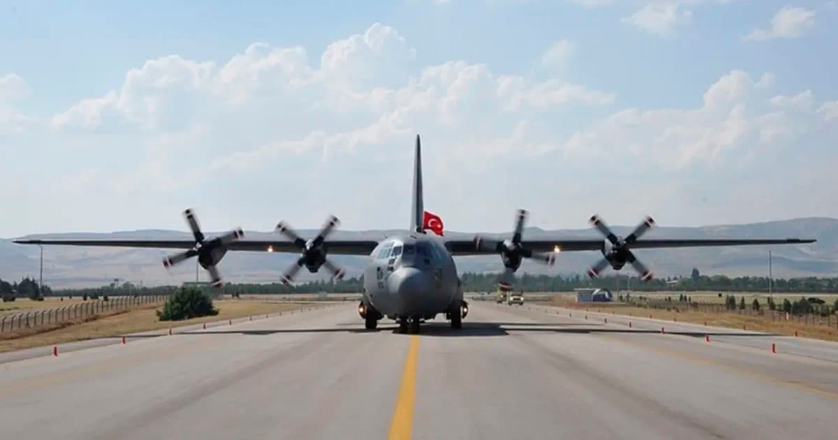 “Uçuş öncəsi son foto” – C 130 ekipajının yaddaşlarda qalan görüntüsü – VİDEO “Uçuş öncəsi son foto” – C 130 ekipajının yaddaşlarda qalan görüntüsü – VİDEO