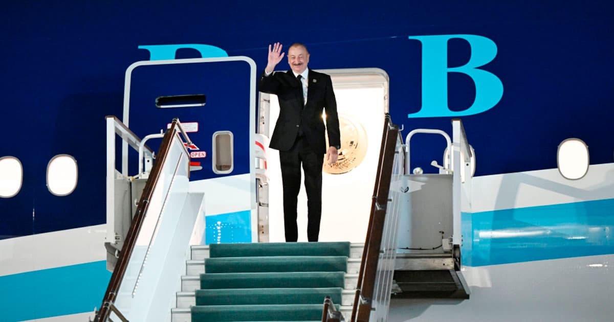 Prezident İlham Əliyevin Özbəkistana səfəri başa çatıb – FOTO Prezident İlham Əliyevin Özbəkistana səfəri başa çatıb – FOTO