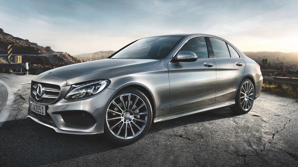 Əlsəfanın lüks Mercedes E300-ü: Cəlilabadda məmur gəliri ilə sərvət arasında böyük uçurum Əlsəfanın lüks Mercedes E300-ü: Cəlilabadda məmur gəliri ilə sərvət arasında böyük uçurum