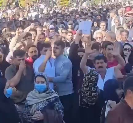 İranda ETİRAZLAR BAŞLADI: İnsanlar üsyan edir! – VİDEO İranda ETİRAZLAR BAŞLADI: İnsanlar üsyan edir! – VİDEO