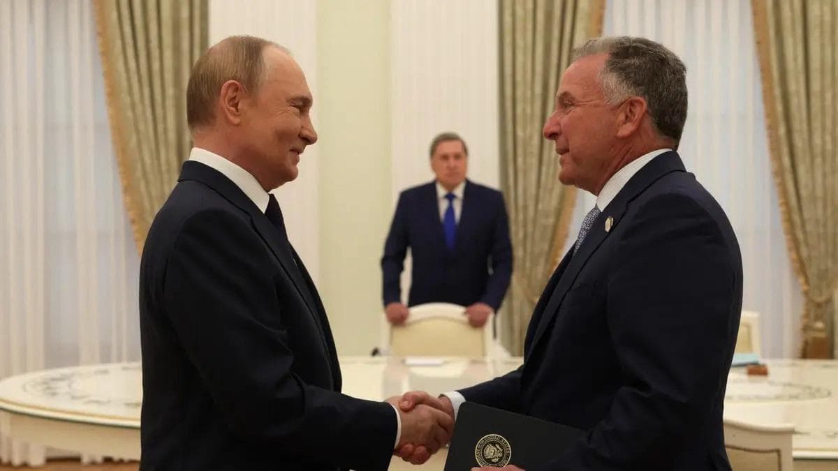 Trampın adamını “Bloomberg”ə kim satıb – ABŞ, yoxsa Rusiya kəşfiyyatı? Trampın adamını “Bloomberg”ə kim satıb – ABŞ, yoxsa Rusiya kəşfiyyatı?