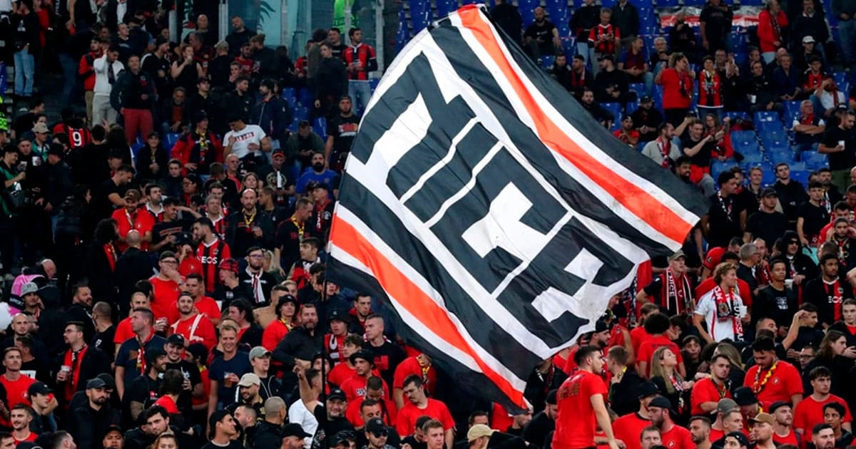 Fransa klubunun azarkeşləri futbolçuları döyüblər Fransa klubunun azarkeşləri futbolçuları döyüblər