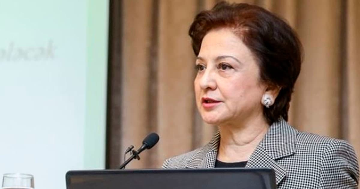 Gülçöhrə Məmmədovanın rəhbərlik etdiyi AzMİU-da daha bir uğursuz tender Gülçöhrə Məmmədovanın rəhbərlik etdiyi AzMİU-da daha bir uğursuz tender
