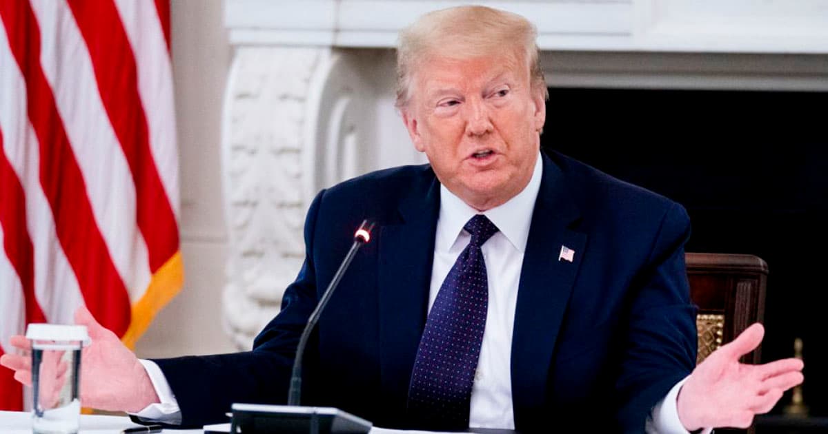 Tramp “Amerikanın Səsi”nin xarici ofislərini bağlayır Tramp “Amerikanın Səsi”nin xarici ofislərini bağlayır