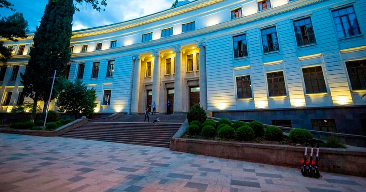 Gələn ildən Gürcüstanın dövlət universitetlərində təhsil tam pulsuz olacaq Gələn ildən Gürcüstanın dövlət universitetlərində təhsil tam pulsuz olacaq