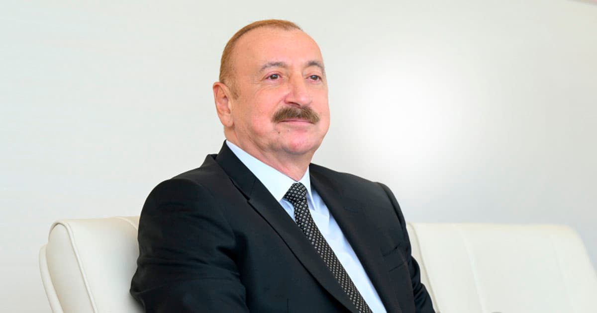 Prezident Tailand Kralını təbrik etdi Prezident Tailand Kralını təbrik etdi