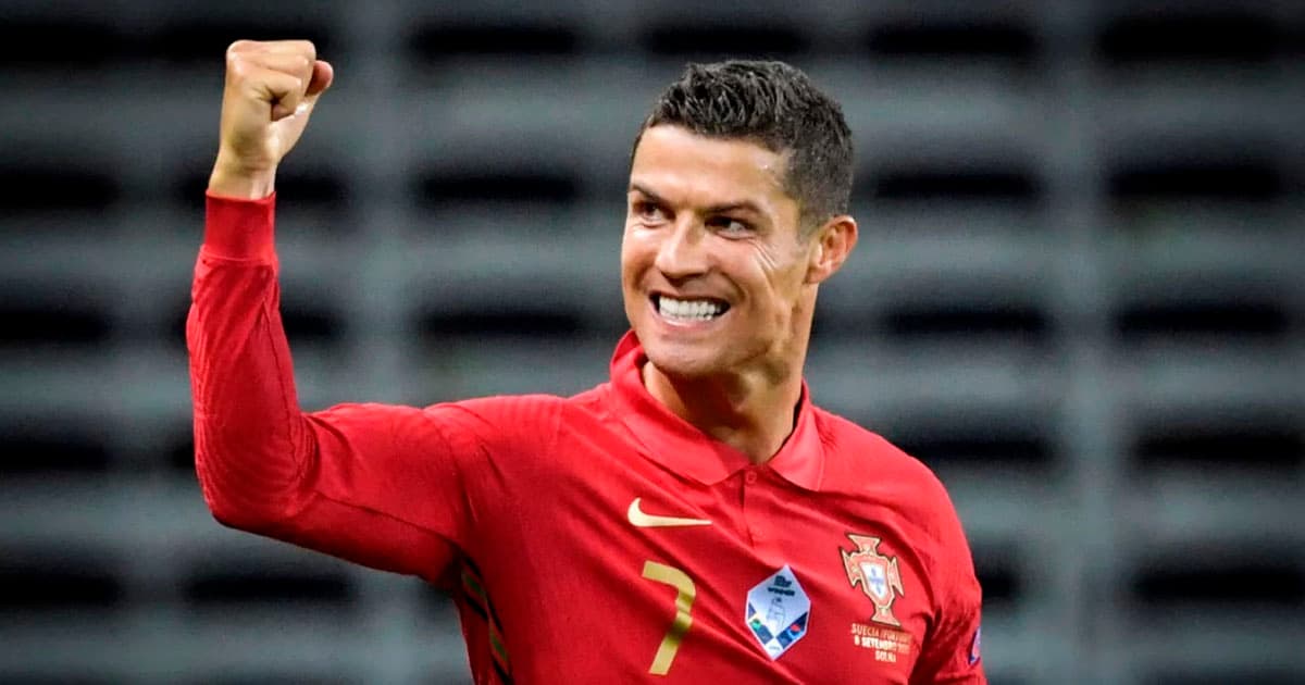 Ronaldo Trampa zəng edib Ronaldo Trampa zəng edib
