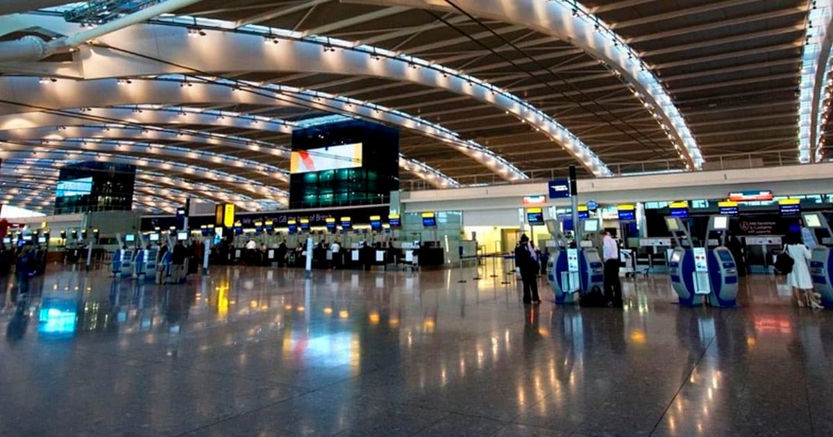Londonun hava limanında oğrular 21 nəfərə xəsarət yetirib Londonun hava limanında oğrular 21 nəfərə xəsarət yetirib