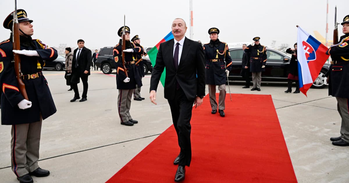 Prezident İlham Əliyevin Slovakiyaya rəsmi səfəri başa çatıb – FOTO Prezident İlham Əliyevin Slovakiyaya rəsmi səfəri başa çatıb – FOTO