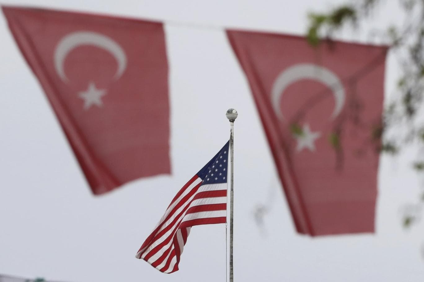 ABŞ Türkiyəyə aparılan 8 milyonluq əsərləri geri qaytardı ABŞ Türkiyəyə aparılan 8 milyonluq əsərləri geri qaytardı