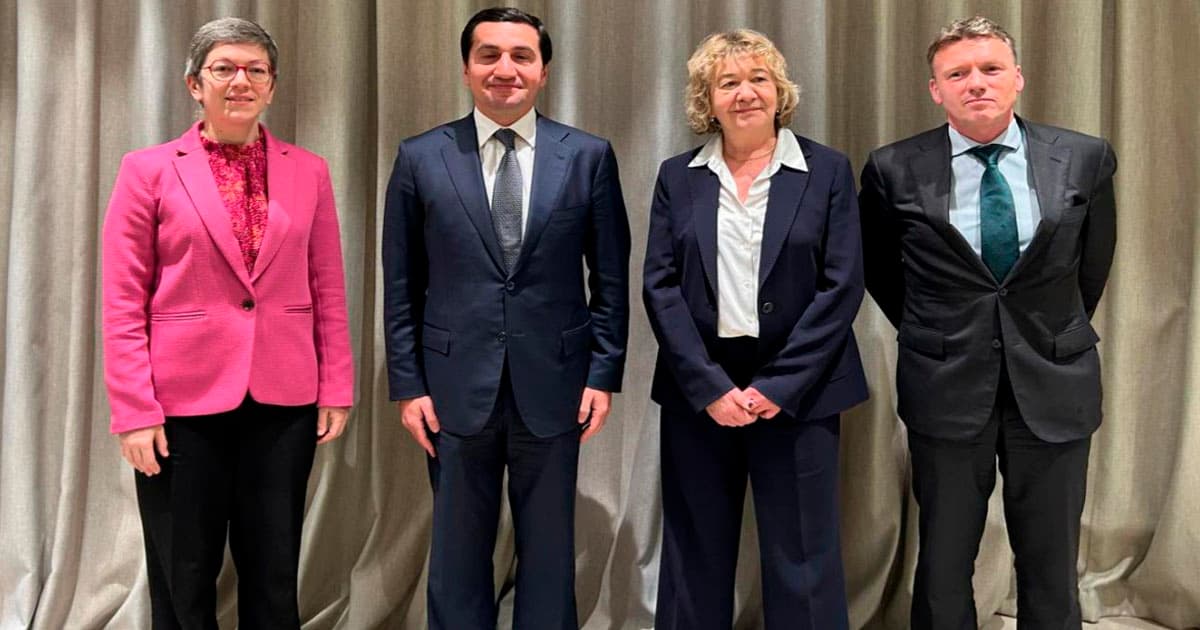 Hikmət Hacıyev Benilüks ölkələri XİN-lərinin siyasi direktorları ilə görüşüb Hikmət Hacıyev Benilüks ölkələri XİN-lərinin siyasi direktorları ilə görüşüb
