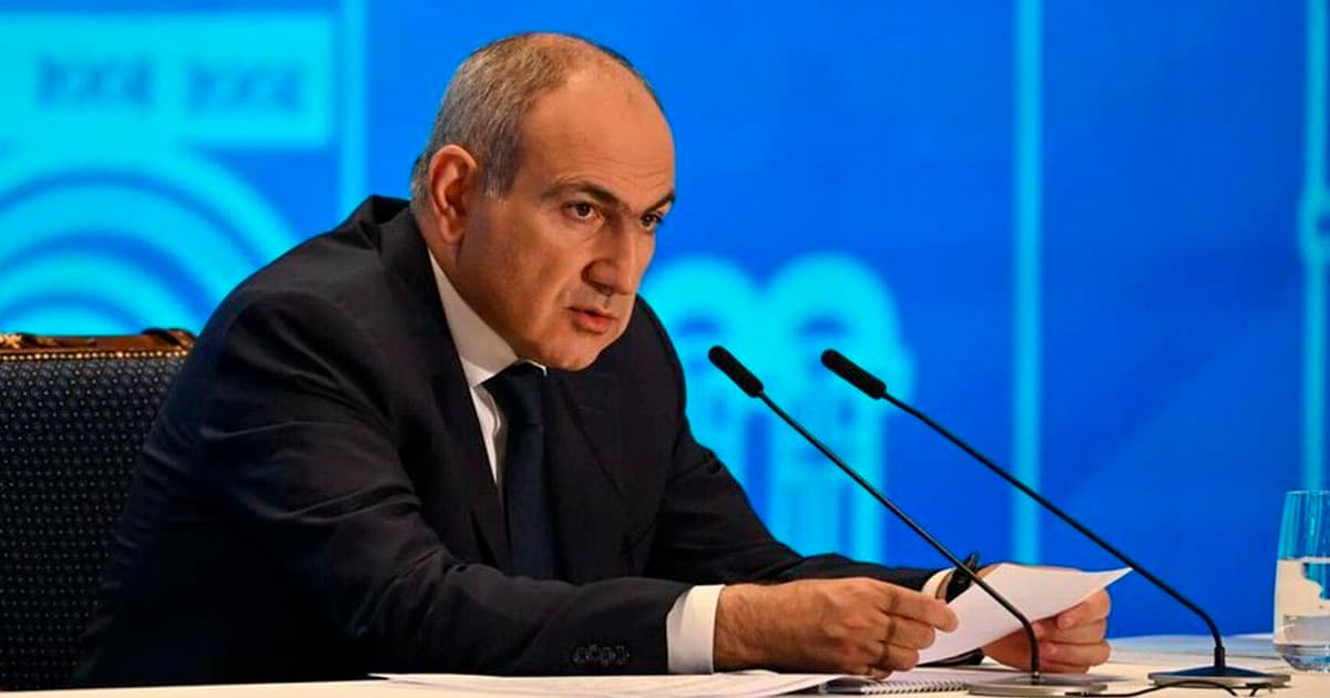 Paşinyan: Ermənistan Aİ və Aİİ arasında seçim edəcək, amma hələ yox Paşinyan: Ermənistan Aİ və Aİİ arasında seçim edəcək, amma hələ yox