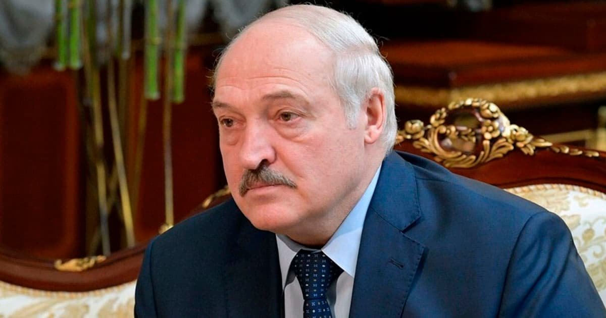 Lukaşenko yüzdən çox müxalifətçini azad etdi Lukaşenko yüzdən çox müxalifətçini azad etdi