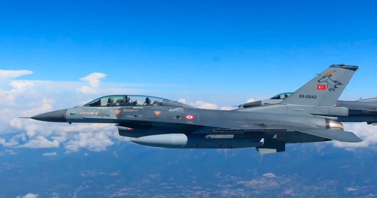 Türkiyənin hava məkanına yaxınlaşan PUA F-16 qırıcıları vasitəsilə zərərsizləşdirildi Türkiyənin hava məkanına yaxınlaşan PUA F-16 qırıcıları vasitəsilə zərərsizləşdirildi