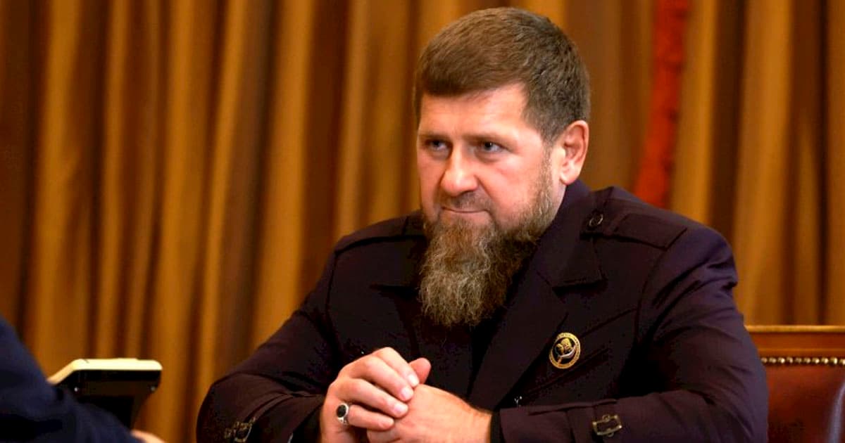 Kadırov: “Qroznıya cavab zərbəsi” endirildi Kadırov: “Qroznıya cavab zərbəsi” endirildi