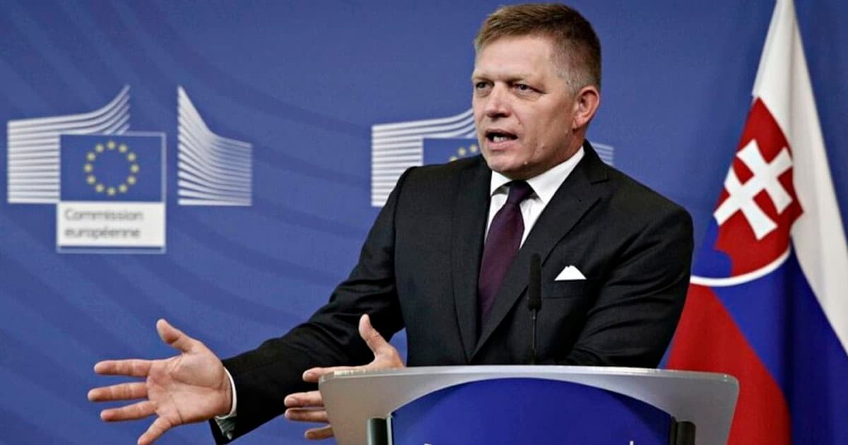 Fitsonun təyyarəsi Brüssel hava limanında zədələndi Fitsonun təyyarəsi Brüssel hava limanında zədələndi