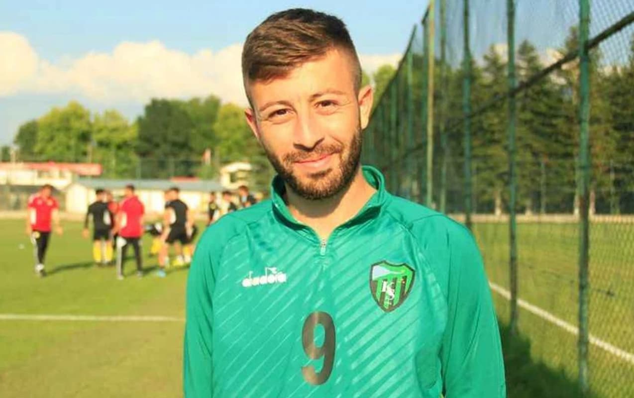 Yaralanan futbolçu 3 gün sonra vəfat etdi Yaralanan futbolçu 3 gün sonra vəfat etdi