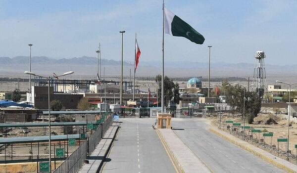İranın iki hərbçisi Pakistanla sərhəddə öldü İranın iki hərbçisi Pakistanla sərhəddə öldü
