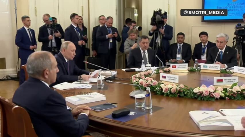 Putin: Rusiya Aİİ üzrə tərəfdaşlarla əməkdaşlığı yüksək qiymətləndirir Putin: Rusiya Aİİ üzrə tərəfdaşlarla əməkdaşlığı yüksək qiymətləndirir