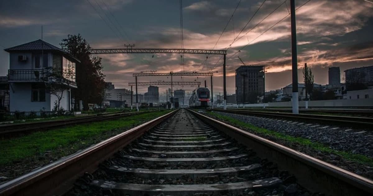 Paşinyan Putinlə görüşdə Ermənistanı Azərbaycanla birləşdirən dəmir yolu xətlərinin bərpası məsələsinə toxunub Paşinyan Putinlə görüşdə Ermənistanı Azərbaycanla birləşdirən dəmir yolu xətlərinin bərpası məsələsinə toxunub