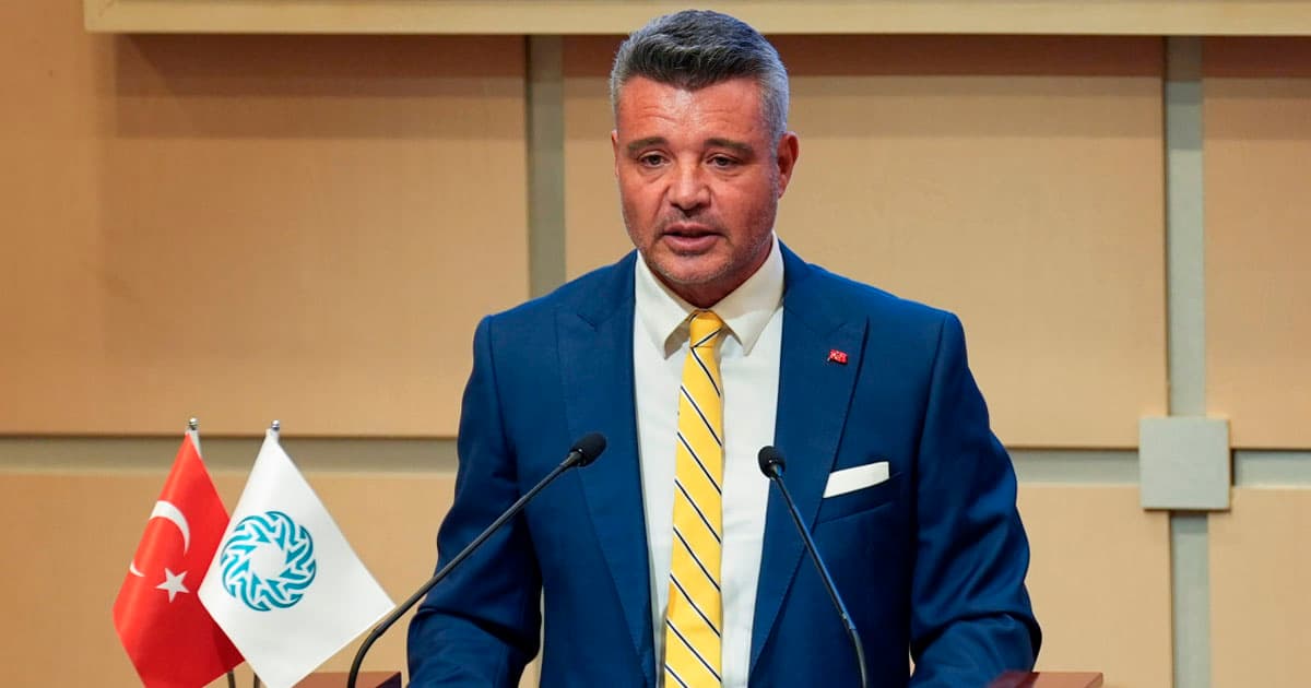 “Fənərbaxça” klubunun prezidenti yenidən saxlanılıb “Fənərbaxça” klubunun prezidenti yenidən saxlanılıb