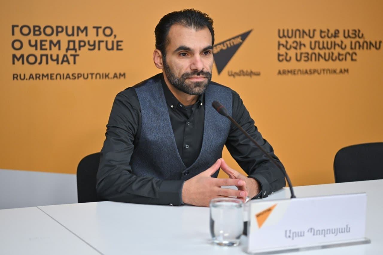 Erməni politoloqdan sərsəm iddia: “Türkiyə və Azərbaycan Ermənistanda…” Erməni politoloqdan sərsəm iddia: “Türkiyə və Azərbaycan Ermənistanda…”