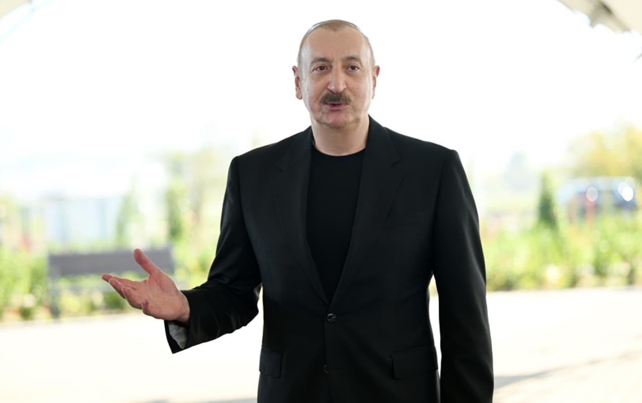 Prezident ailəsi ilə “Bakı Ağ Şəhər”də – FOTO Prezident ailəsi ilə “Bakı Ağ Şəhər”də – FOTO