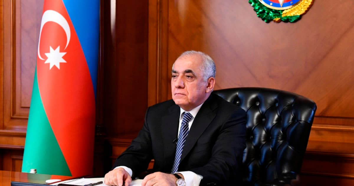 Baş nazir qərar imzaladı Baş nazir qərar imzaladı