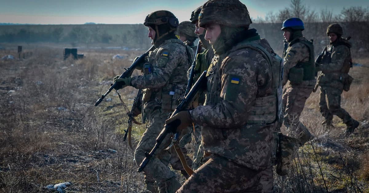 Ukrayna hərbçiləri Rus ordusunun hücum cəhdinin qarşısını aldı Ukrayna hərbçiləri Rus ordusunun hücum cəhdinin qarşısını aldı
