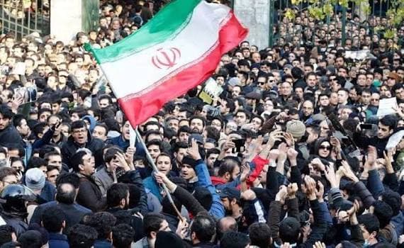 İranda etirazların acı nəticələri: 35 ölü, 1200-dən çox saxlanılan var – VİDEO İranda etirazların acı nəticələri: 35 ölü, 1200-dən çox saxlanılan var – VİDEO