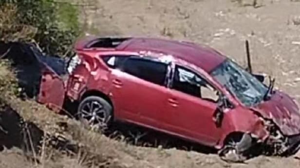 Şuşa–Xankəndi yolunda avtomobil dərəyə aşdı - FOTO Şuşa–Xankəndi yolunda avtomobil dərəyə aşdı - FOTO