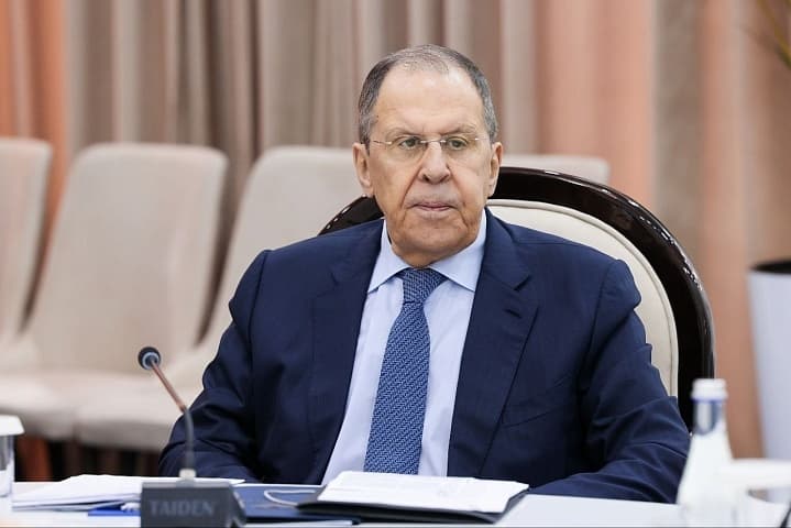 "Putin şərtlərini qoyub, Moskva geri çəkilməyəcək" "Putin şərtlərini qoyub, Moskva geri çəkilməyəcək"