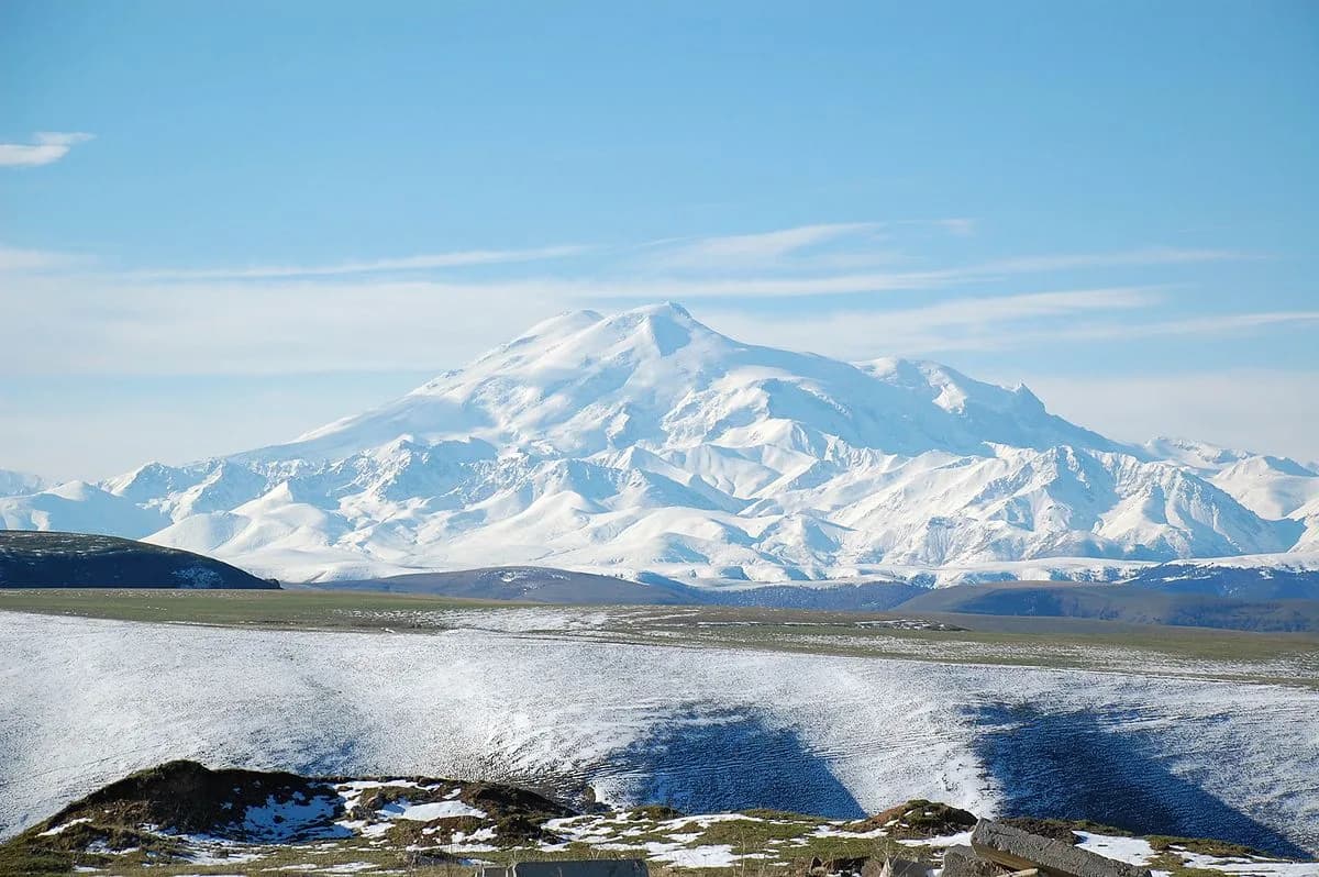Elbrus dağında üç alpinistin meyiti tapıldı Elbrus dağında üç alpinistin meyiti tapıldı