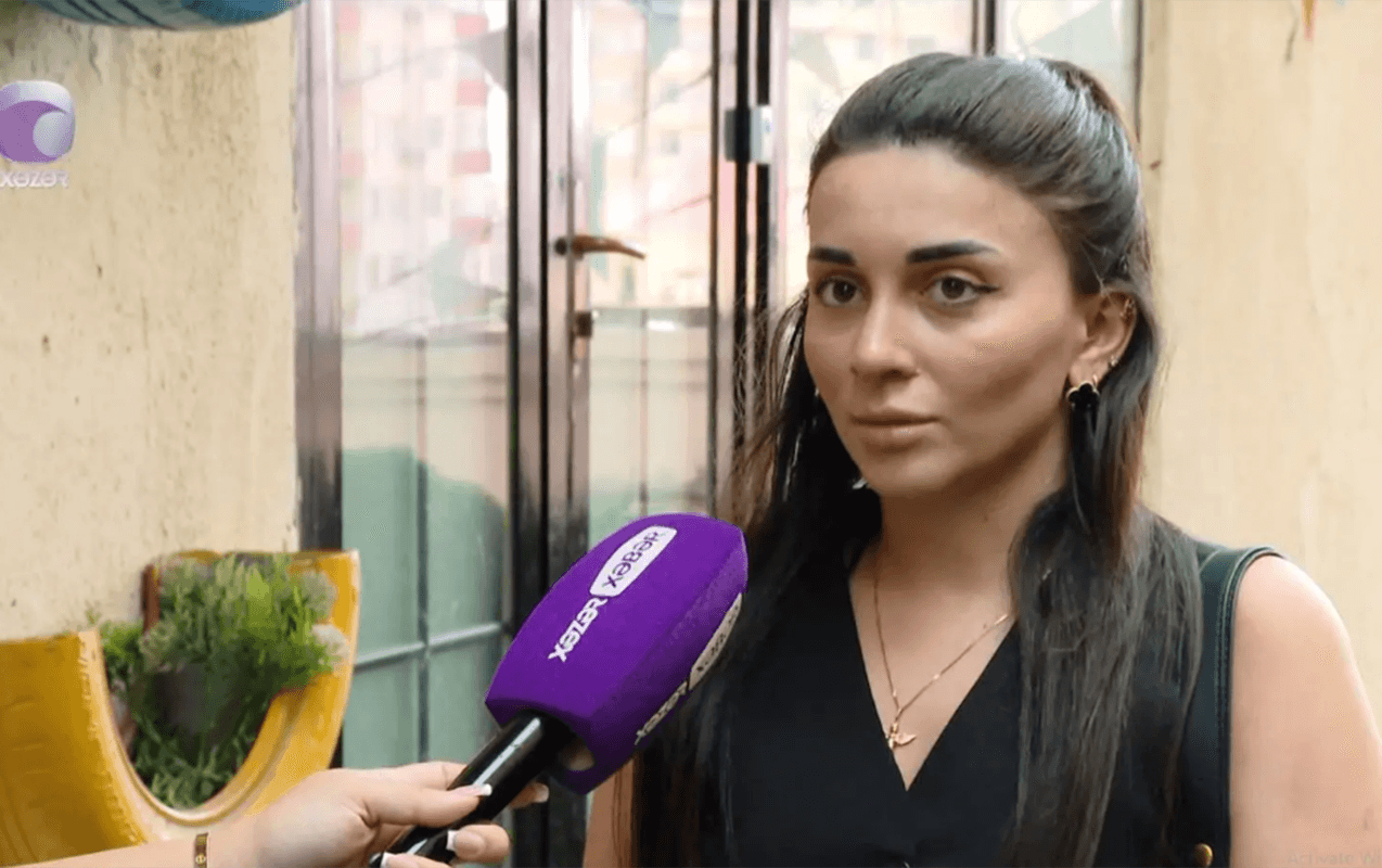 Müdir maaşa görə etiraz edən işçini döyüb? - Video Müdir maaşa görə etiraz edən işçini döyüb? - Video