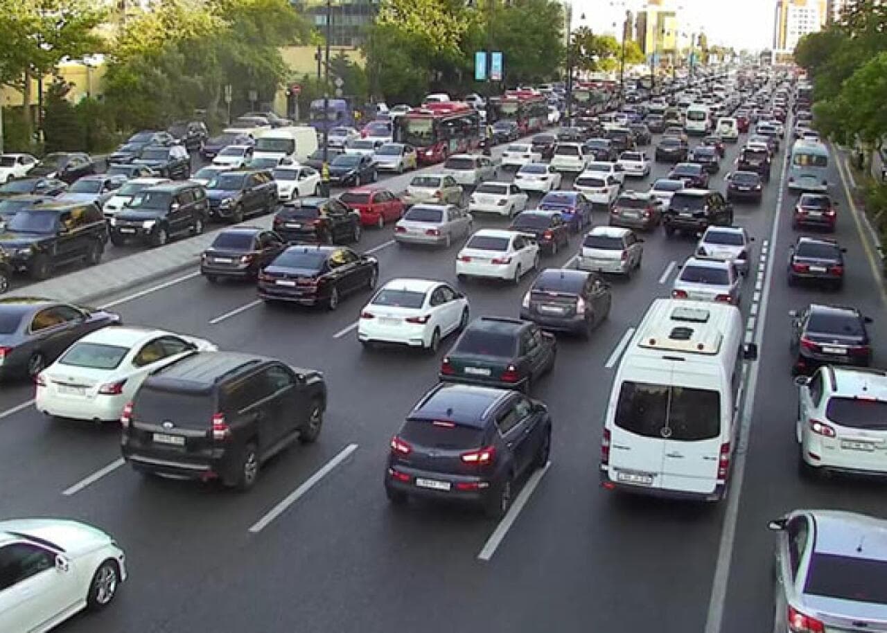 Bakıda tıxac yaranan küçə və prospektlər açıqlandı Bakıda tıxac yaranan küçə və prospektlər açıqlandı