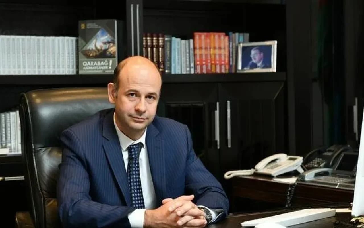 Əfqan Cəlilov Rəşad Göyüşovu işdən çıxardı - FOTO Əfqan Cəlilov Rəşad Göyüşovu işdən çıxardı - FOTO