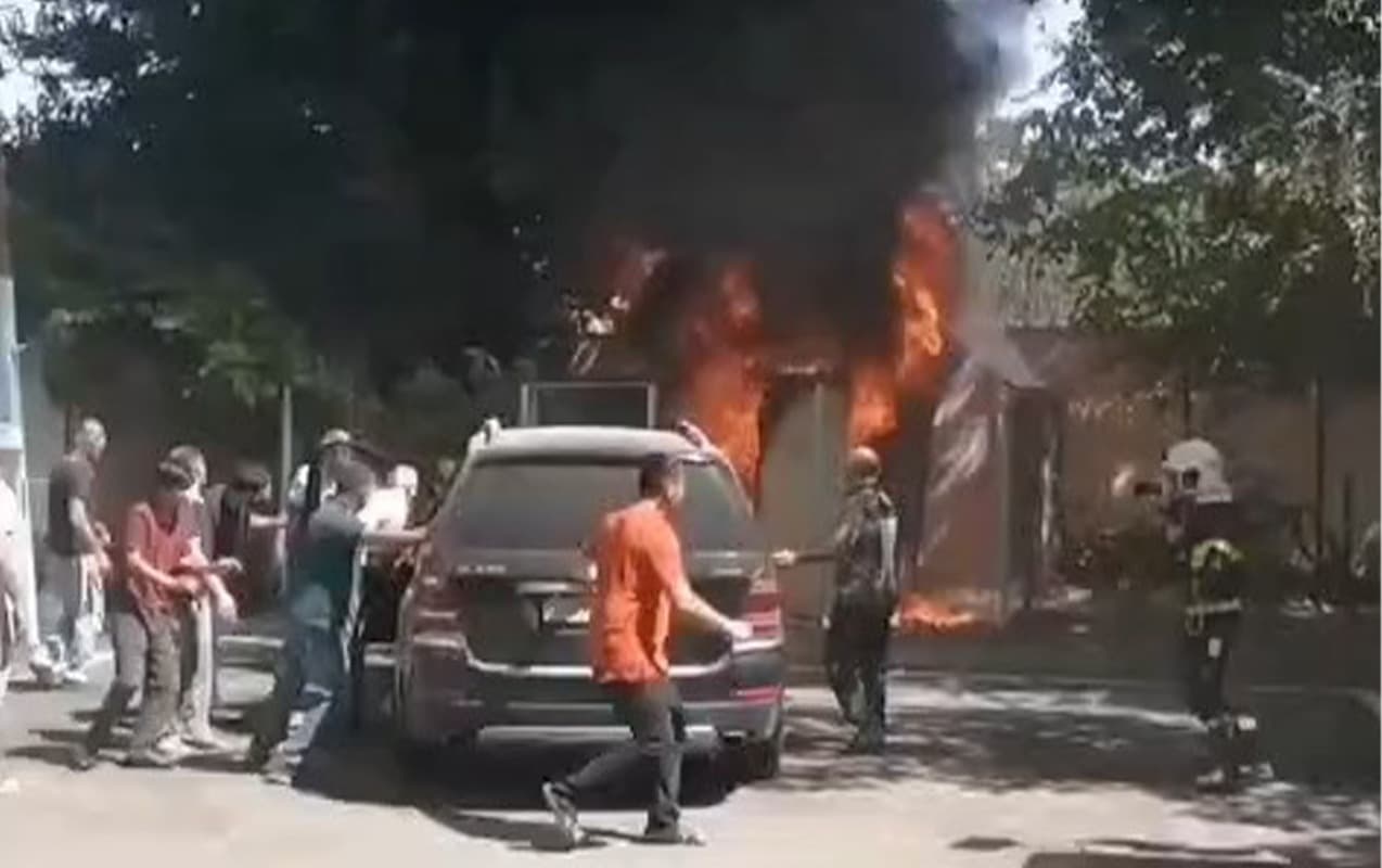 Göyçayda elektrik paylayıcısı partladı, yanğın oldu - VİDEO Göyçayda elektrik paylayıcısı partladı, yanğın oldu - VİDEO