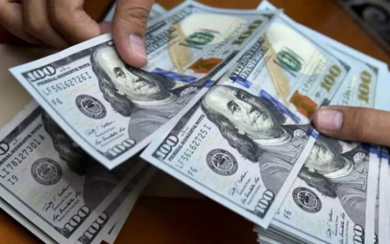 Dollar almaq istəyənlərin nəzərinə! Dollar almaq istəyənlərin nəzərinə!